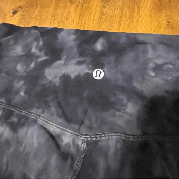 Lululemon tie dye print athletic leggings size 10 - Picture 6 of 6